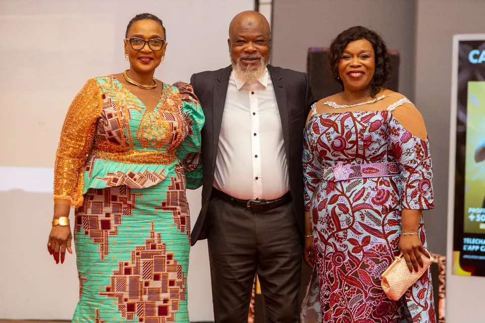 Mawu-Sika: die Beninerin Carole Lokossou als Navi Adzo, Africaine
