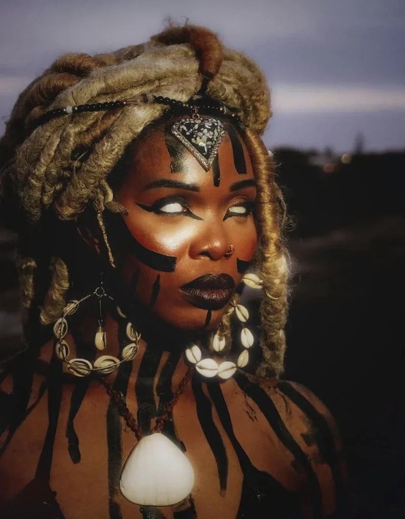 De l'Égypte au Ghana : Le Code des Ancêtres dans AMIN d'Enam 