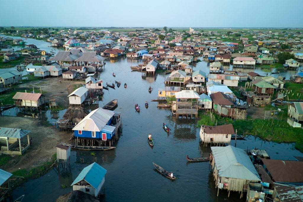 Voyage au Sud Bénin : 5 Sites Incontournables Cité lacustre Ganvié (H Tamarin)